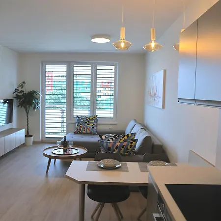Luxury Grand By Bratislavatrip Apartmán