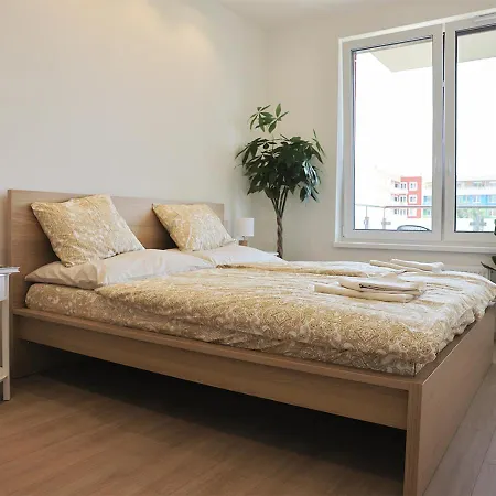 Luxury Grand By Bratislavatrip Apartmán