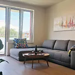 Luxury Grand By Bratislavatrip Διαμέρισμα *