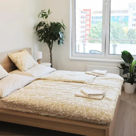 Luxury Grand By Bratislavatrip Appartement *